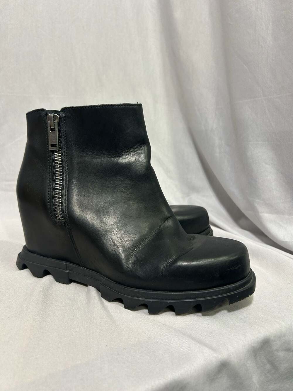SOREL Joan of Arctic Wedge II Zip Waterproof Black Leather Ankle Boots